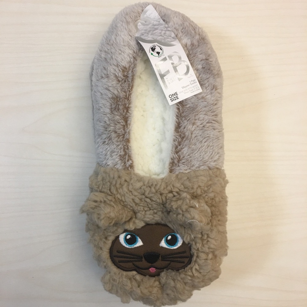 NWT Fuzzy Cat Slippers 🐈